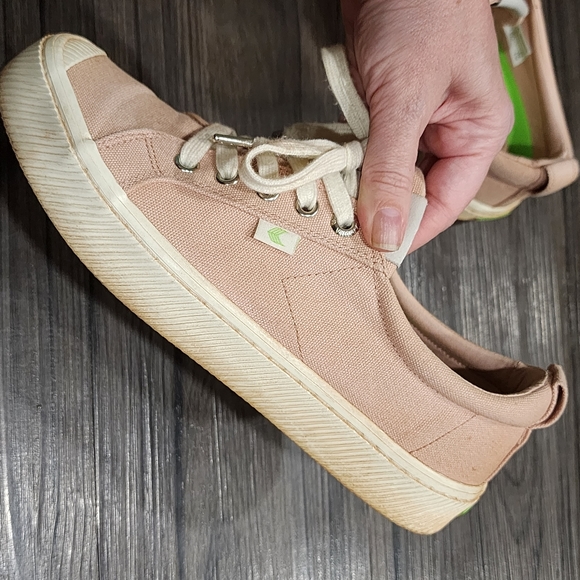 CARIUMA Women's Shoes OCA Low Pink Size 8 US Ethically Made Canvas Sneakers - Picture 4 of 9